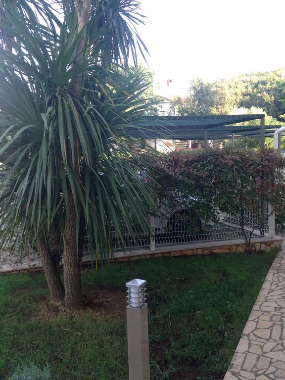 Apartments Villa Kristina พูลา ภายนอก รูปภาพ