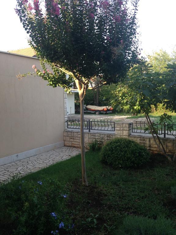 Apartments Villa Kristina พูลา ภายนอก รูปภาพ